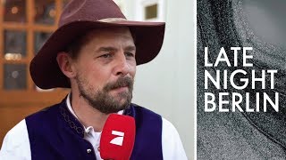 Volkslieder braucht das Land Klaas mischt Cannstatter Wasen auf  Late Night Berlin  ProSieben [upl. by Ihcego]