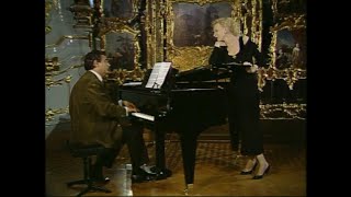 Sunnyi Melles sings quotSalzburger Nockerlquot with Placido Domingo piano 1990 [upl. by Elttil]