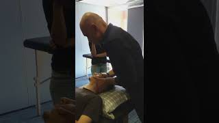 Manipulation C2C3 en Prise Occipitale formationcontinue osteopathie osteoupgrade [upl. by Ruenhcs]