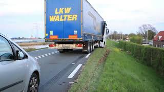 Weer ongeluk met vrachtwagen aan de Maasdijk N220 [upl. by Ernesta]