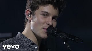 Shawn Mendes  Theres Nothing Holdin Me Back Live At The MTV VMAs  2017 [upl. by Jobye]