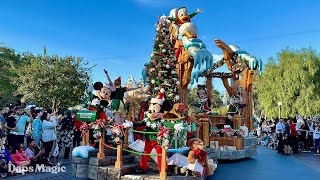 A Christmas Fantasy Parade First Performance  Holidays at Disneyland Resort 2023 4K [upl. by Esialb]