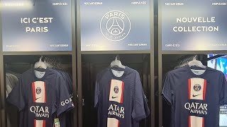 Présentation du maillot du PSG Saison 20222023 à la boutique PSG sur les Champs Élysées [upl. by Botti]