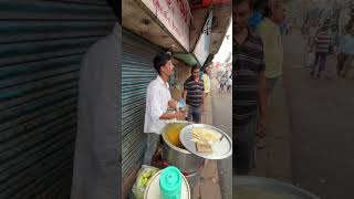 যান বসে খান foodybangali streetfood food foodofbengalofficial funny [upl. by Aseena]