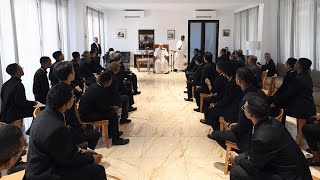 Papa encontra jesuítas em Díli e presta homenagem a padre de 103 anos [upl. by Fesuy]