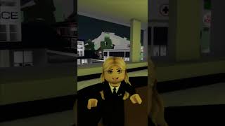 REICHES MÄDCHEN arbeitet als ANWALT in Roblox Brookhaven SHORTS [upl. by Nirra]