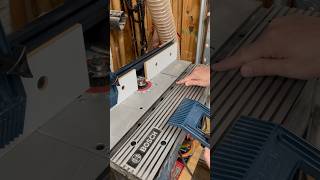 bosch Router table Featherboards amp Workpieces [upl. by Small787]