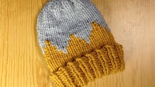 Cómo tejer en telar un gorro con picos bicolor para niño Tutorial DIY [upl. by Nivra779]