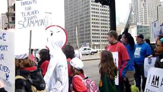 Unite Herepicketing along Wacker Drive in Chicago [upl. by Esialb]