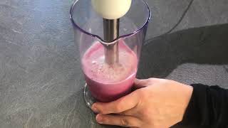 Utilisation du mixeur plongeant Philips pour préparer un smoothie [upl. by Jilleen111]