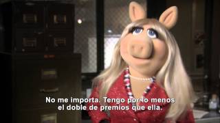 Muppets 2 Los Más Buscados  Miss Piggy [upl. by Aneala]