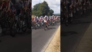 Passage du peloton de la Bretagne classic 2024 en zone de ravitaillement à Spézet [upl. by Brigitte79]