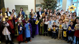 Die Sternsinger im Rathaus [upl. by Nanni895]