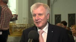 Horst Seehofer besucht KilianiWallfahrt in Würzburg [upl. by Hillari]