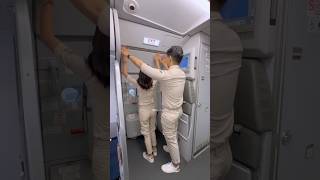 Moment Tutup Pintu Pesawat Oleh Pramugara dan Pramugari Cantik Super Air Jet [upl. by Nnyliak776]