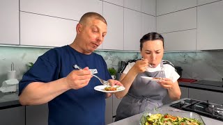 ВКУСНО такчто съедается все КАБАЧКИ и луки помидоры  Даже сок выпивается Кабачки quotОбязательныеquot [upl. by Gonyea]