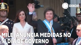 Milei anuncia medidas no 1º dia de governo na Argentina [upl. by Forrester]