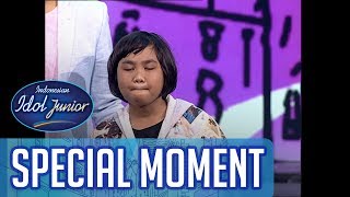 Tegar ini cerita GOGO tentang kepergian Mamanya  TOP 8  Indonesian Idol Junior 2018 [upl. by Ahsikad246]