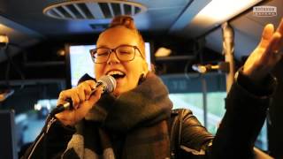 Das ANTENNE BAYERN ÜberraschungsSchulbuskonzert mit Stefanie Heinzmann [upl. by Annil677]