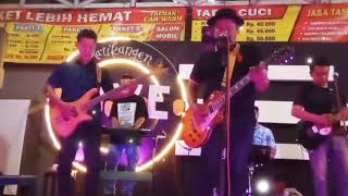 vodoo sampaikan salam untuk dia  live cover carval band [upl. by Dloreg]