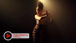 Sandrina  Slow Respon Official Music Video NAGASWARA [upl. by Nilyram]