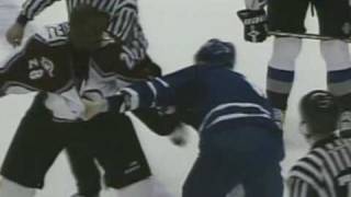 Peter Worrell vs Wade Belak Mar 20 2004 [upl. by Abramo424]