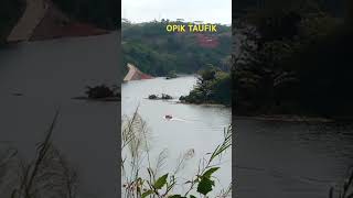 MOMENT PERAHU CEK BENDUNGAN LEUWI KERIS bendunganleuwikeris wisata proyekbendunganleuwikeris [upl. by Atnicaj]