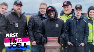 TA JOELA leert CARBIDSCHIETEN TATA JOELA  FIRST [upl. by Eelnayr]