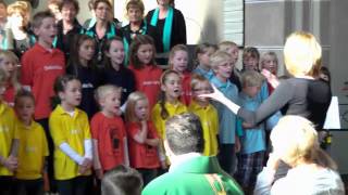 Kinderchor Iseringhausen quotPeter Maffay Tabaluga Ich wollte nie erwachsen seinquot [upl. by Mccowyn202]