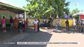 Kaweni  des écoles fermées par des parents faute dhygiène [upl. by Hsima]