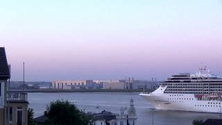 COSTA Mediterranea und AIDAvita laufen Hamburg an [upl. by Nidya560]