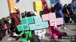 Hilarious Human Tetris Cosplay Comiket 81  Tokyo Japan コミックマーケット81 [upl. by Raimondo]