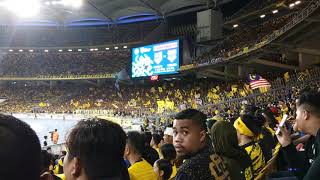 Ultras Malaya semifinal AFF 2018 Juanglah Malaysiaku usah gentar pada musuhmu [upl. by Yboc336]