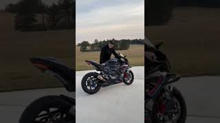 Bmw S1000rr Vs Kawasaki Ninja H2 [upl. by Lanni]