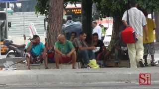 Napoli  Piazza Garibaldi tra caos e degrado 200813 [upl. by Niveg]