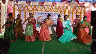 Laire Lallaire song dance performed by little minds school childrenchildtens day special [upl. by Eralc468]