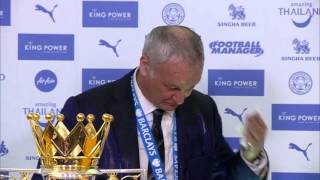 Leicester players soak Claudio Ranieri amp journalists in champagne [upl. by Ylrac]