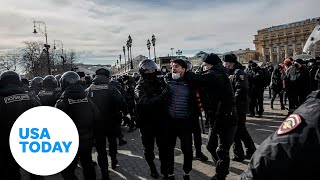 Russian antiwar protests continue to defy mass arrests  USA TODAY [upl. by Bolger962]