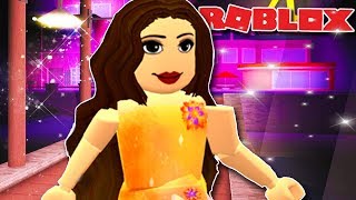 BECOMING A MODEL in ROBLOX  Fashion Famous update  Funny Moments [upl. by Zabrine920]