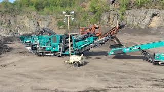 Powerscreen Trakpactor 320SR crushing millings [upl. by Amadeo418]