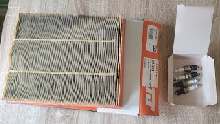 Changing the Air Filter And Spark Plugs On My Vauxhall Zafira [upl. by Hayman]