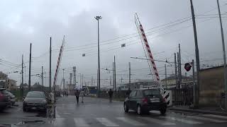 Passaggio a livello di via Leonardo Da Vinci lato Torino  Novara  Level crossing  Planovergang [upl. by Malchus]