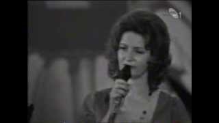 Lepa Lukic Udajem Se Sutra 1973 Uzivo [upl. by Amalie]