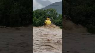 Todays floodway at Narayani बुद्धका मुर्ती बगाउदैshorts flood todaynews shortfeed [upl. by Naitsirk935]