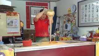 Taiwanese Soft Peanut Candy Street Food  Taiwanese Nougat Traditional Food [upl. by Marwin]