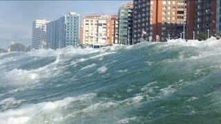 Ola increíble como si fuera un tsunami grabando con el movil crea este efecto DESDE EL AGUA [upl. by Ritchie]