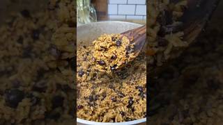 Moro de Habichuelas Negras dominicanfood riceandbeans comidadominicana receta [upl. by Hsiekal]