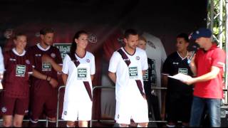 Trikotvorstellung des 1FC KAISERSLAUTERN für die Saison 20102011 [upl. by Emelita462]