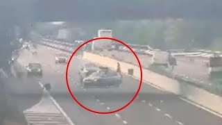 Piacenza si schianta a tutta velocità contro volante della polizia il video dell’incidente [upl. by Illah138]