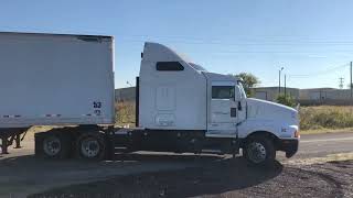 Straight Piped Kenworth T600 Rolling in [upl. by Eustatius545]